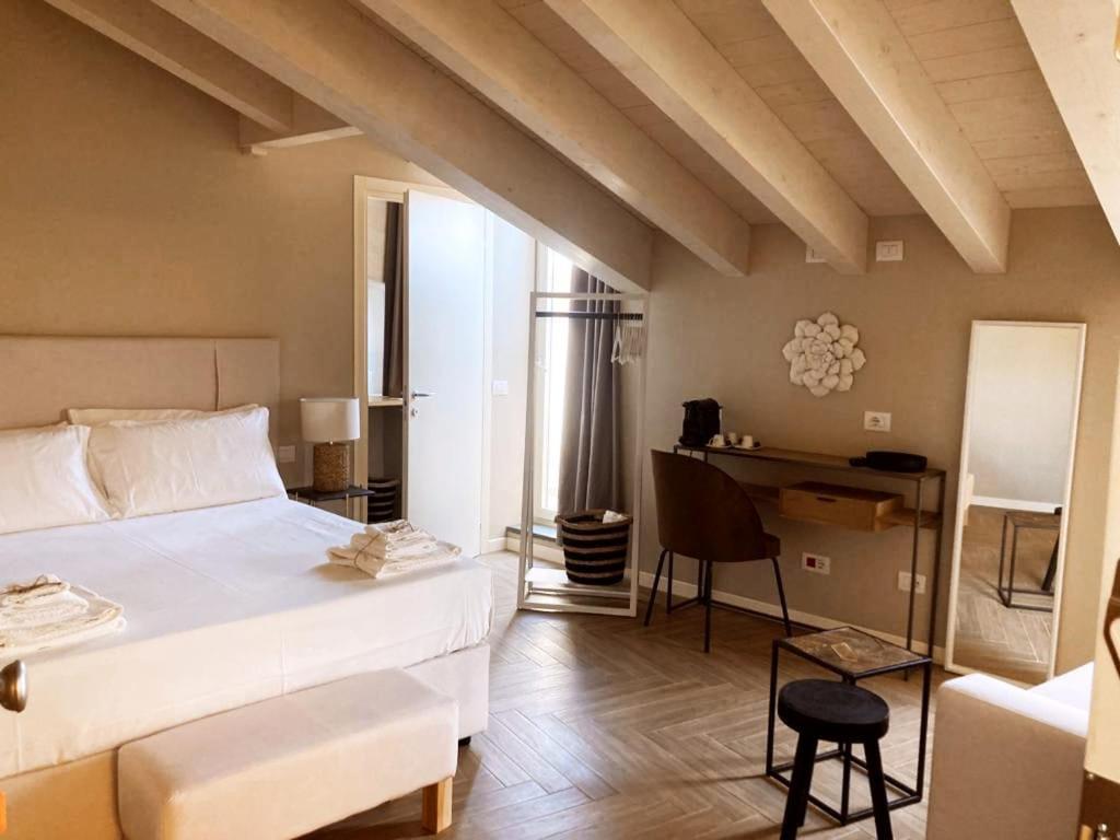 Gatto Bianco Rooms 42 Бергамо Екстериор снимка
